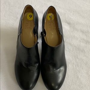 naturalizer emilia bootie